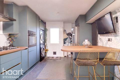12 Monks View, Stevenage, SG2 9AA