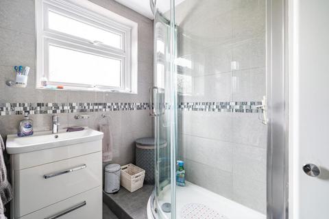 72 Ernest Grove, Beckenham, BR3 3JF