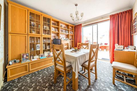 72 Ernest Grove, Beckenham, BR3 3JF
