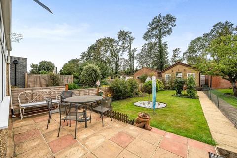 72 Ernest Grove, Beckenham, BR3 3JF