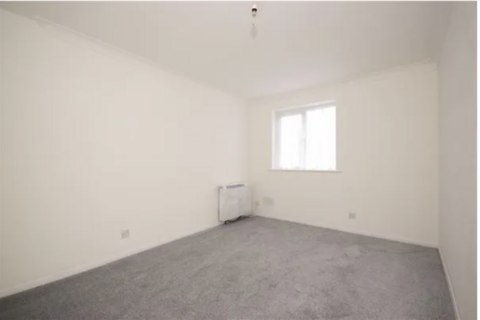 2 bedroom flat for sale, Millhaven Close, Romford RM6