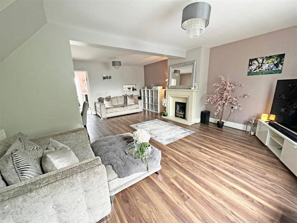 Truemans Heath Lane, Hollywood, B47 5QB 3 bed semidetached house for
