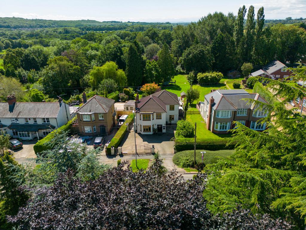 Newport NP18 4 bed detached house for sale £585,000
