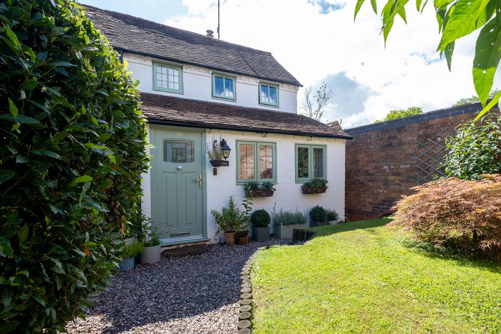 Stratforduponavon CV37 2 bed cottage for sale £475,000