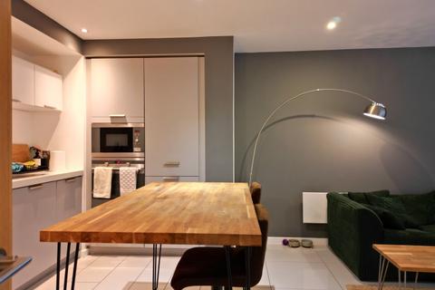 undefined, Apt 3.02 :: Ice Plant