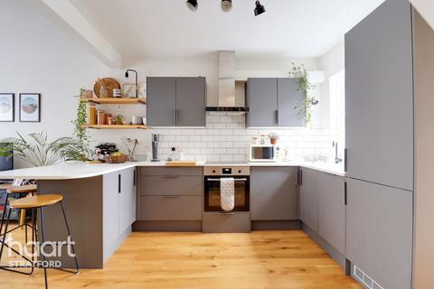 8 Martha Road, London, E15 4NP