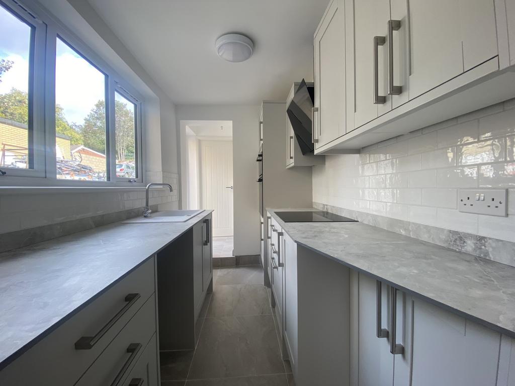 Constitution Road, Chatham, Kent, ME5 3 bed end of terrace house for
