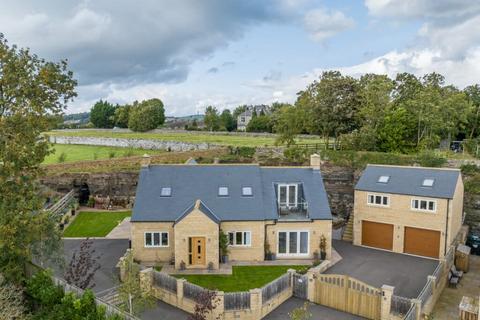 5 bedroom detached house for sale, 5 Middleham View, Harmby