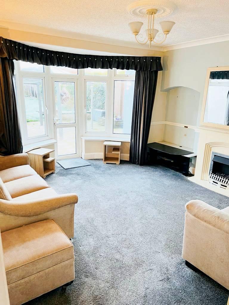 Barkby Road, Syston LE7 5 bed detached house to rent £2,000 pcm (£462 pw)