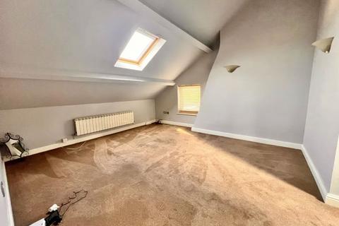 2 bedroom flat for sale, Mill Lane, Lymm, Cheshire, WA13 9SD
