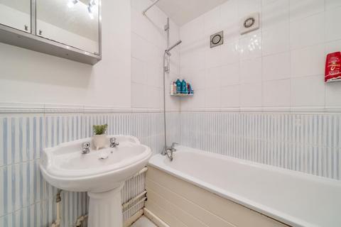 1, Troon Court Cardwell Crescent, Ascot, SL5 9BX