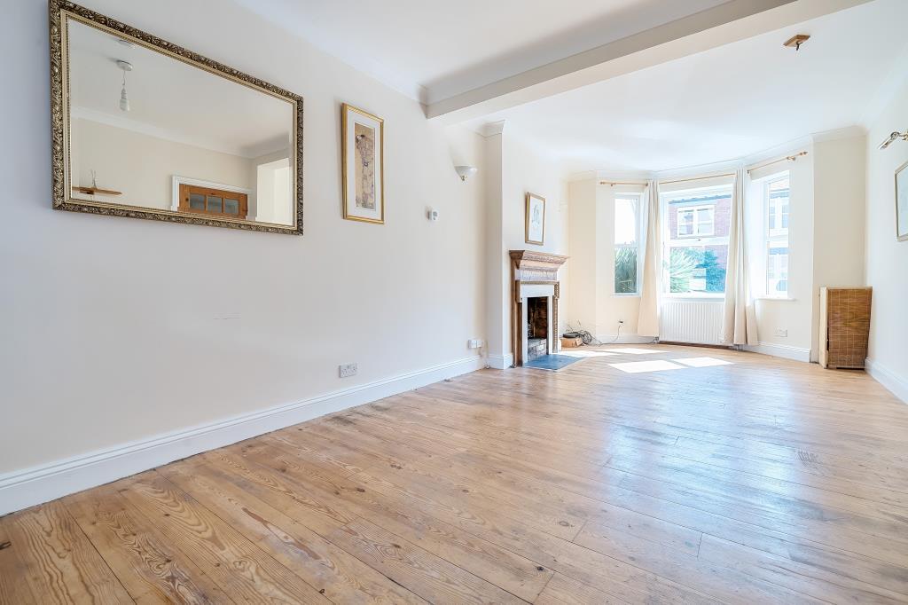 Camberley, Surrey, GU15 4 bed semidetached house to rent £1,750 pcm