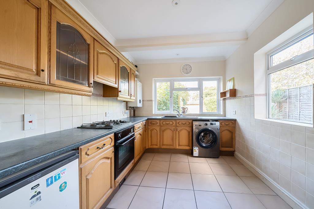 Camberley, Surrey, GU15 4 bed semidetached house to rent £1,700 pcm (£392 pw)