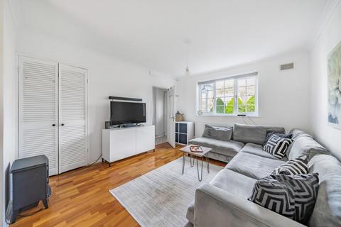 14 Reed Close, London, SE12 8UD