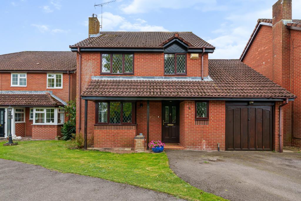 Basingstoke, Hampshire, RG22 4 bed detached house for sale £525,000