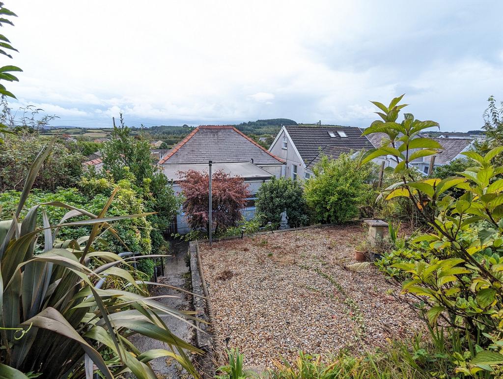 Singleton Road, Upper Tumble, Llanelli, Carmarthenshire. 3 bed bungalow