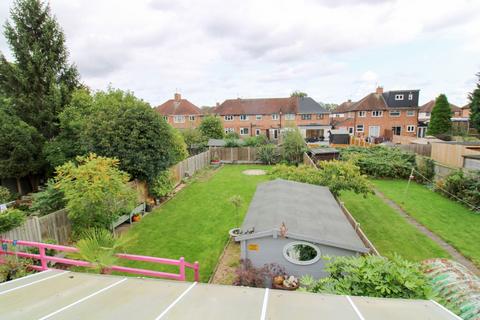 5 bedroom semi-detached house for sale, Barbara Avenue, Leicester
