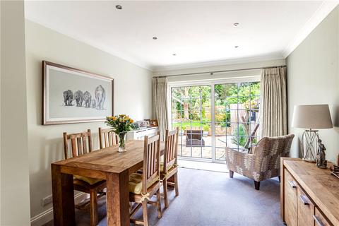 17 Seaman Close, Park Street, St Albans, AL2 2NX