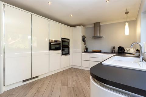 17 Seaman Close, Park Street, St Albans, AL2 2NX