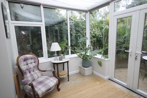 64 George Road, New Malden, KT3 6BU