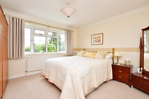 1 Birchfield Close, Maidstone, ME15 9YX