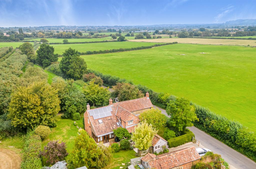 Hawthorn Hill, East Lambrook, South Petherton, Somerset, TA13 4 bed