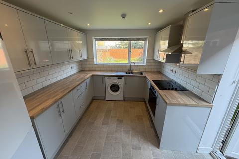 3 bedroom flat to rent, Wilton Avenue, Southampton SO15