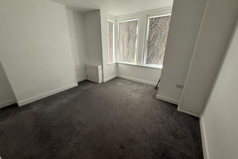 3 bedroom flat to rent, Wilton Avenue, Southampton SO15