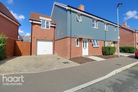 3 bedroom semi-detached house for sale, Wilfred Waterman Drive, Chelmsford