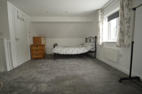 1 bedroom house to rent, Green Road, Egham, Surrey, TW20