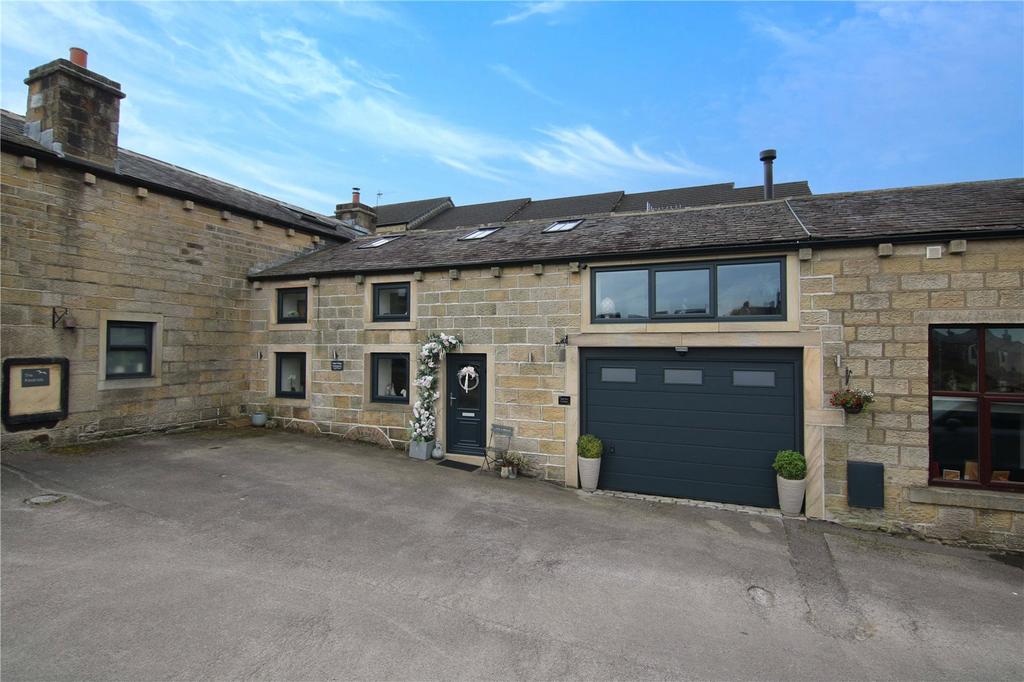 Carr Mill Mews, Woodland Street, BD22 2 bed terraced house for sale £