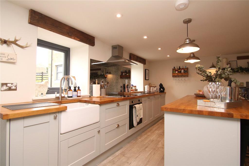 Carr Mill Mews, Woodland Street, BD22 2 bed terraced house for sale £