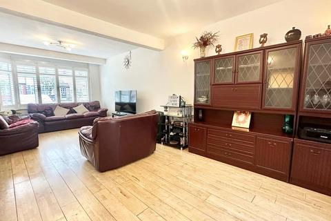 5 bedroom terraced house for sale, Bawdsey Avenue, Ilford IG2