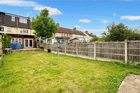 5 bedroom terraced house for sale, Bawdsey Avenue, Ilford IG2