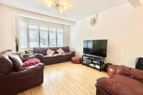 5 bedroom terraced house for sale, Bawdsey Avenue, Ilford IG2