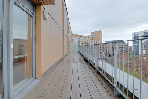 2 bedroom penthouse to rent, Pullman Haul, Brighton