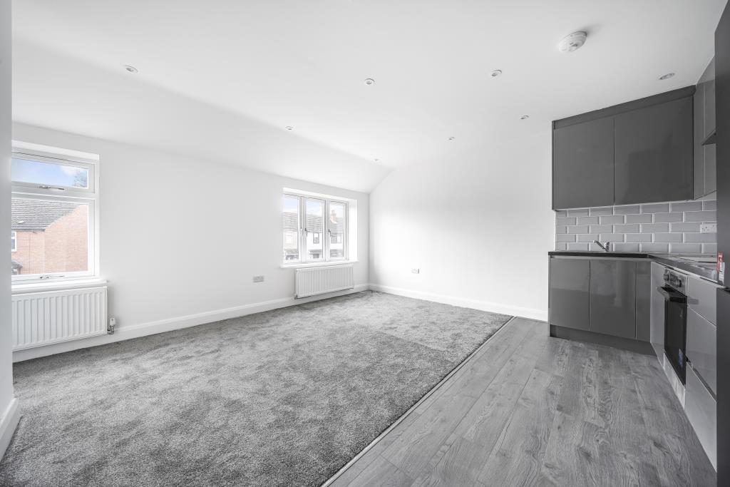 Kidlington, Oxfordshire, OX5 1 bed apartment to rent £1,250 pcm (£288 pw)