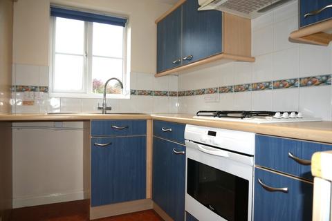 2 bedroom terraced house to rent, Saffron Way, Bournemouth