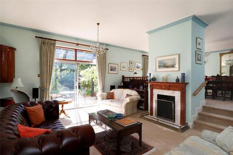 8 High Cedar Drive, London, SW20 0NU