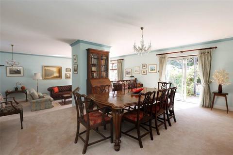 8 High Cedar Drive, London, SW20 0NU