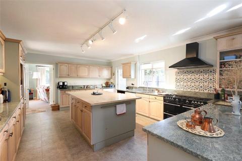 8 High Cedar Drive, London, SW20 0NU
