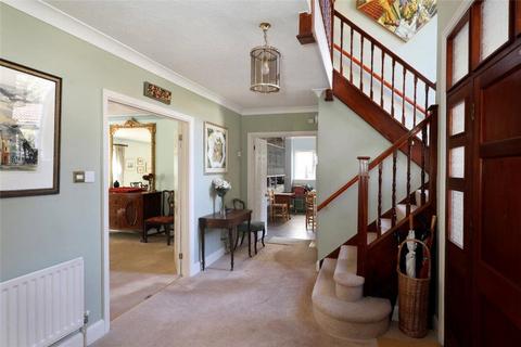8 High Cedar Drive, London, SW20 0NU