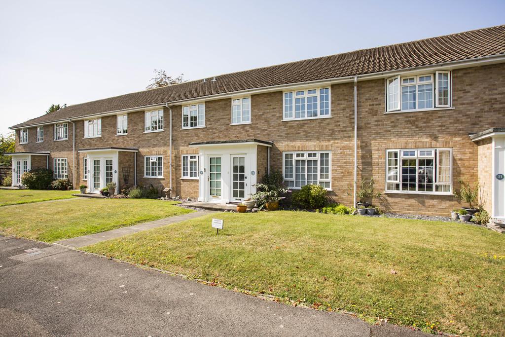 Chiltern Way, Tonbridge 2 bed apartment for sale £365,000