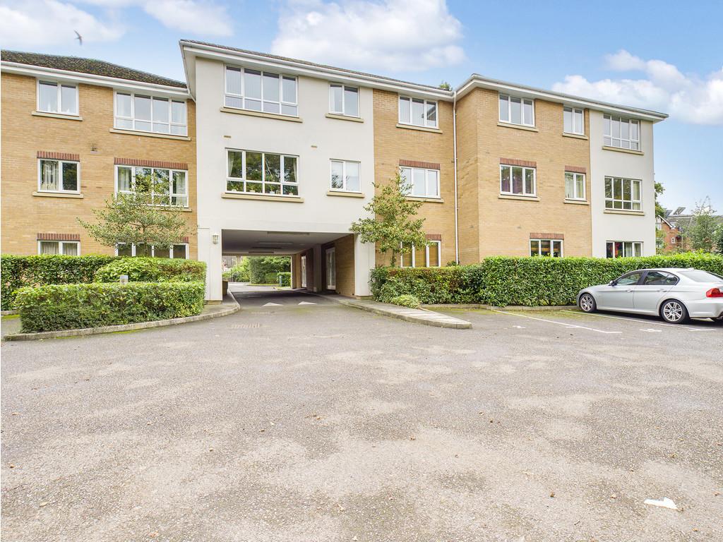 Three Bridges, Crawley 2 bed apartment for sale £225,000