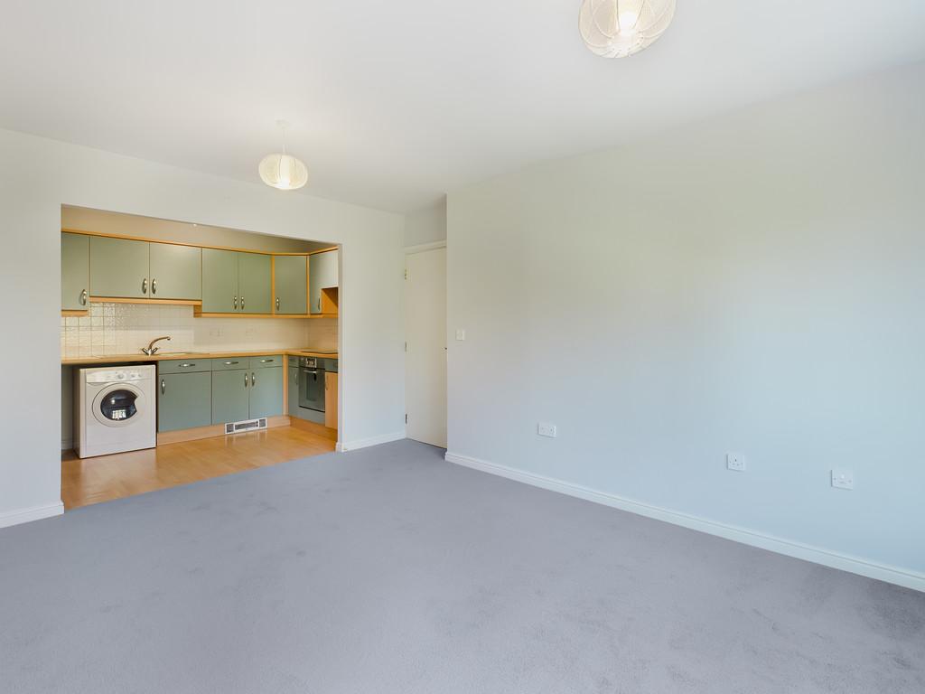 Three Bridges, Crawley 2 bed apartment for sale £225,000
