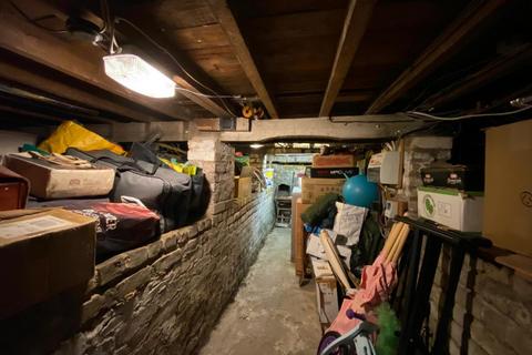 28 Dundalk Road, London, SE4 2JL