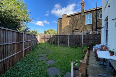 28 Dundalk Road, London, SE4 2JL