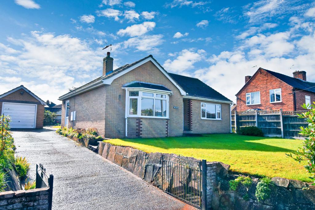 Salisbury Road, Market Drayton 3 bed detached bungalow for sale £190,000