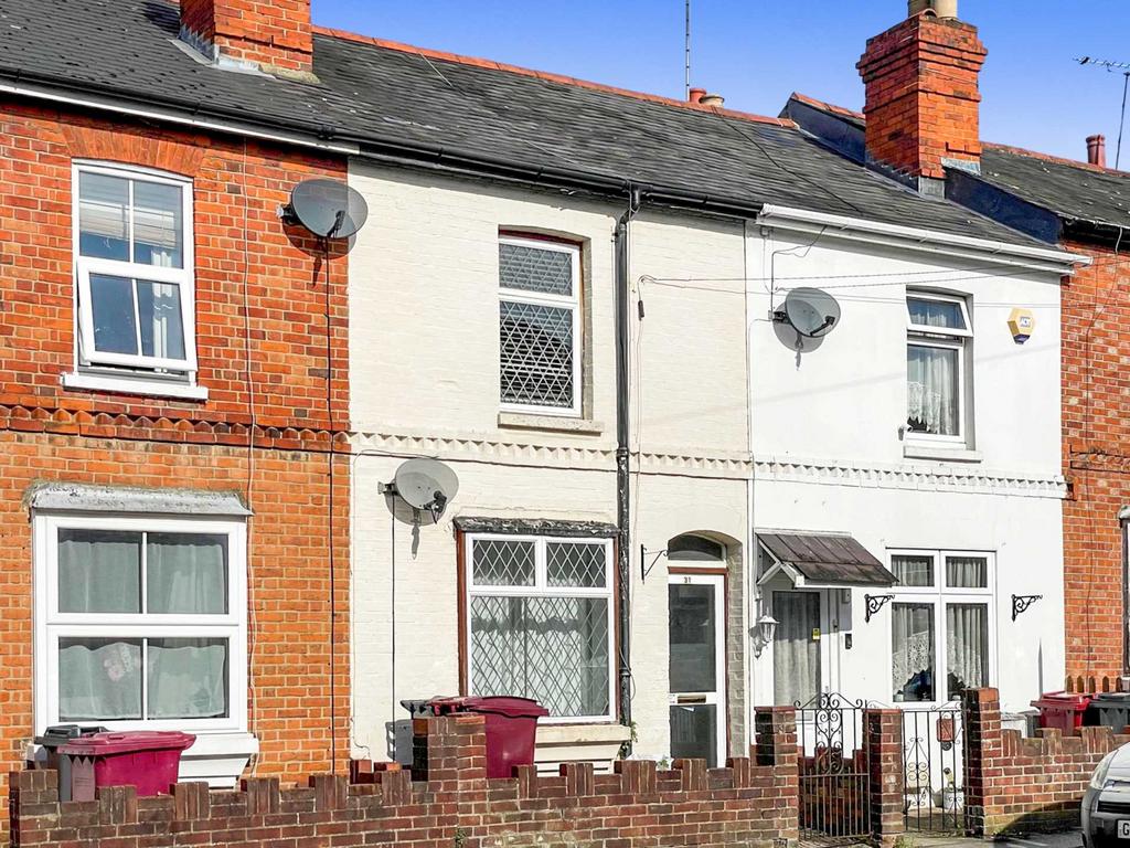 Adelaide Road, Reading 2 bed terraced house for sale £269,950