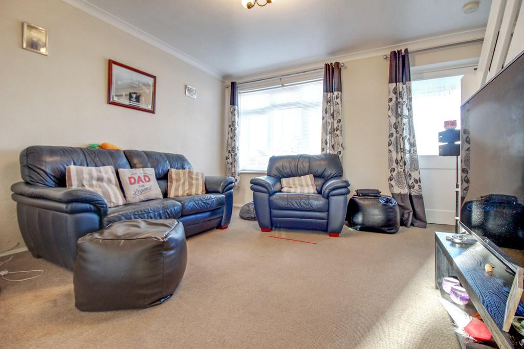 Ridge Nether Moor, Swindon SN3 2 bed end of terrace house £1,000 pcm